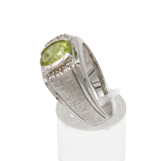 925 Silberring mit echtem Peridot und 6 Zikronia-Steinen