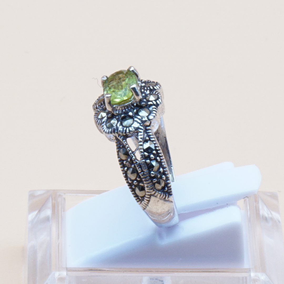 925 Damen Ring mit echtem Peridot - Zabarjad - Handarbeit