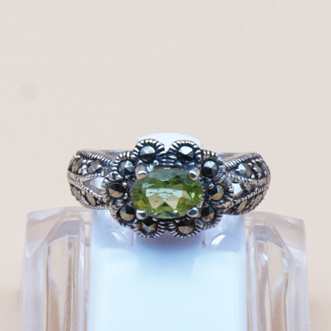 925 Damen Ring mit echtem Peridot - Zabarjad - Handarbeit