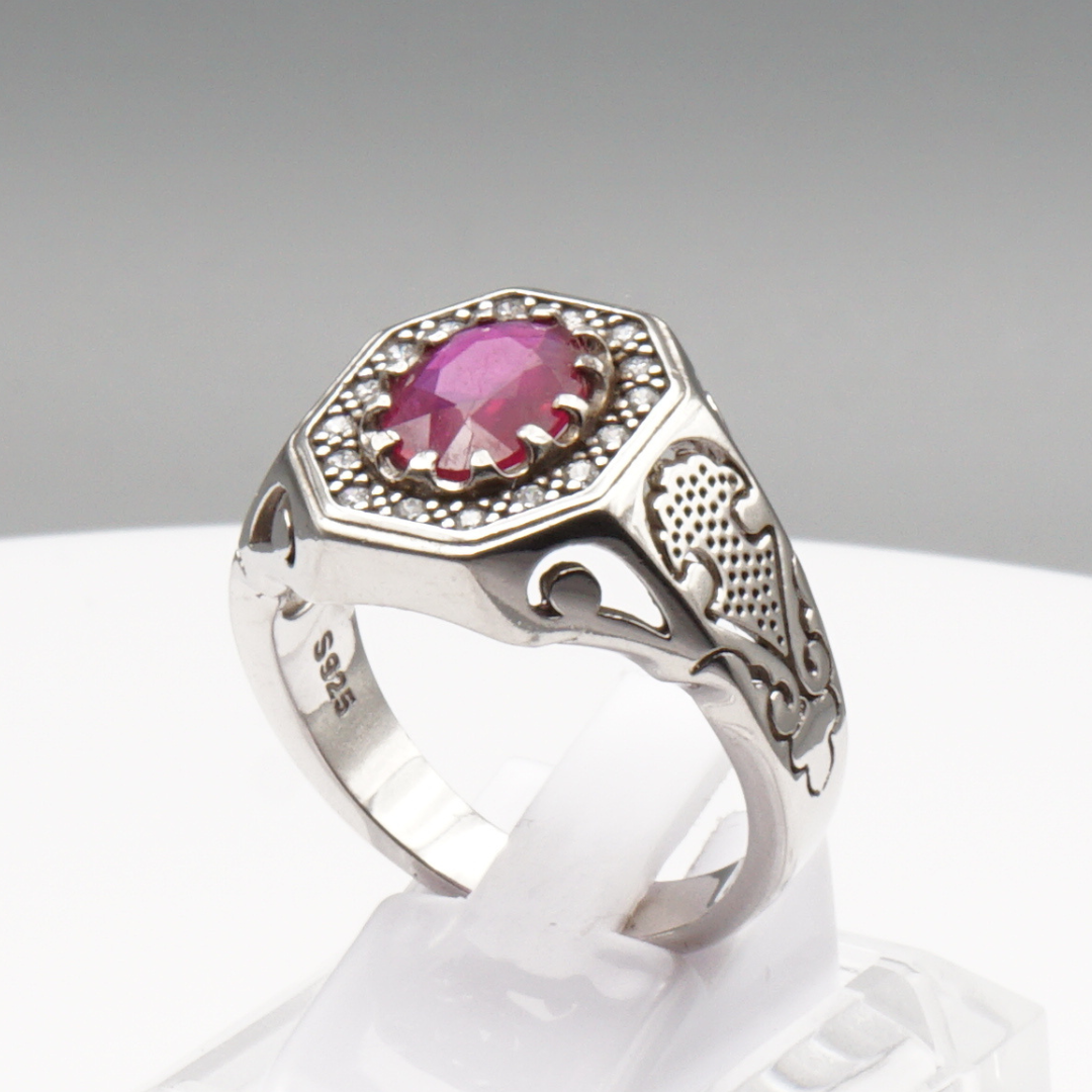 925 Silberring mit echtem Rubin und 16 Zirkonia-Steinen