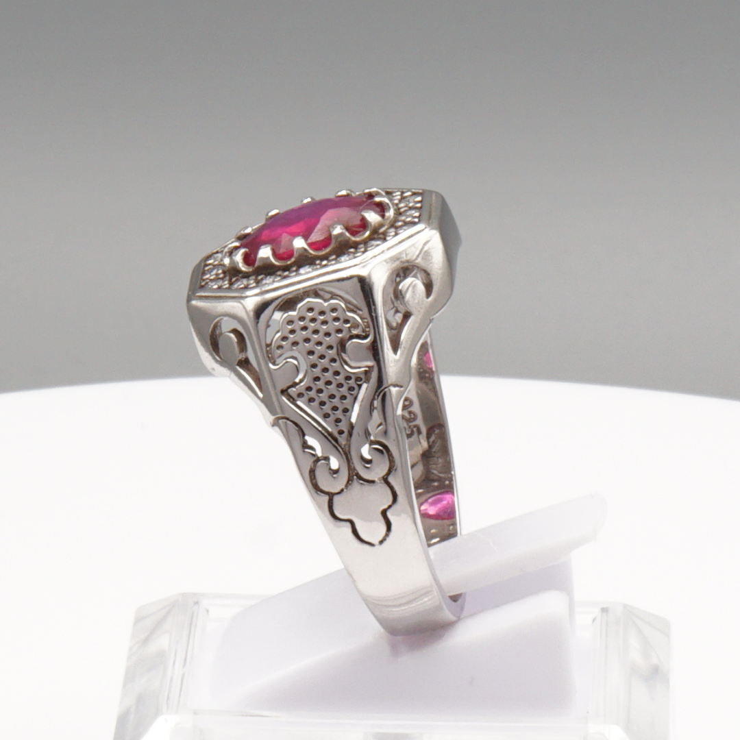 925 Silberring mit echtem Rubin und 16 Zirkonia-Steinen
