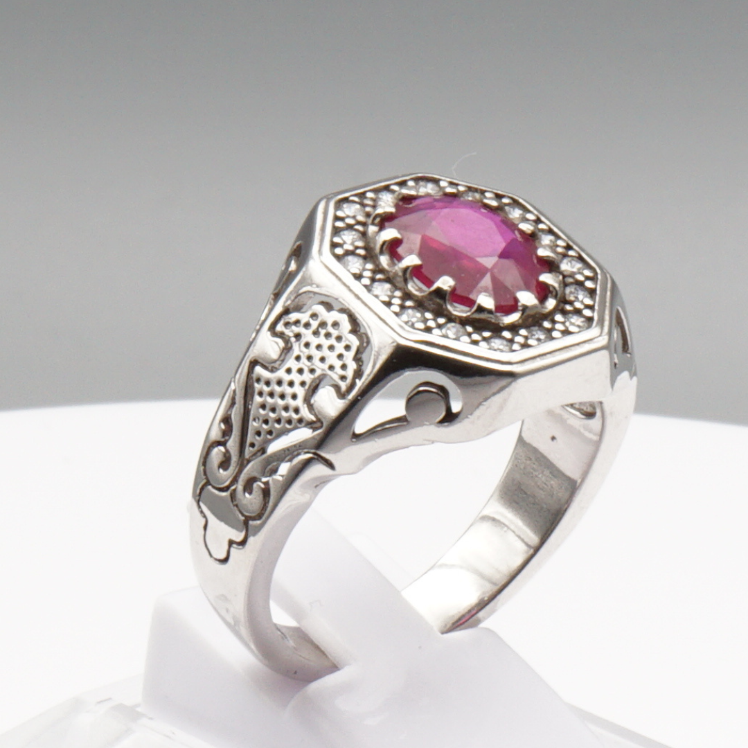 925 Silberring mit echtem Rubin und 16 Zirkonia-Steinen